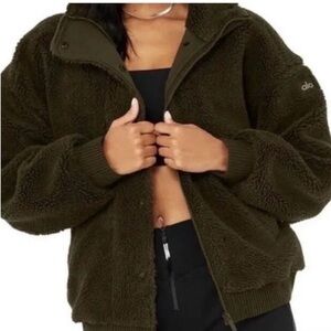 ALO Yoga Women's Olive varsity Sherpa Jacket - XS. Like New